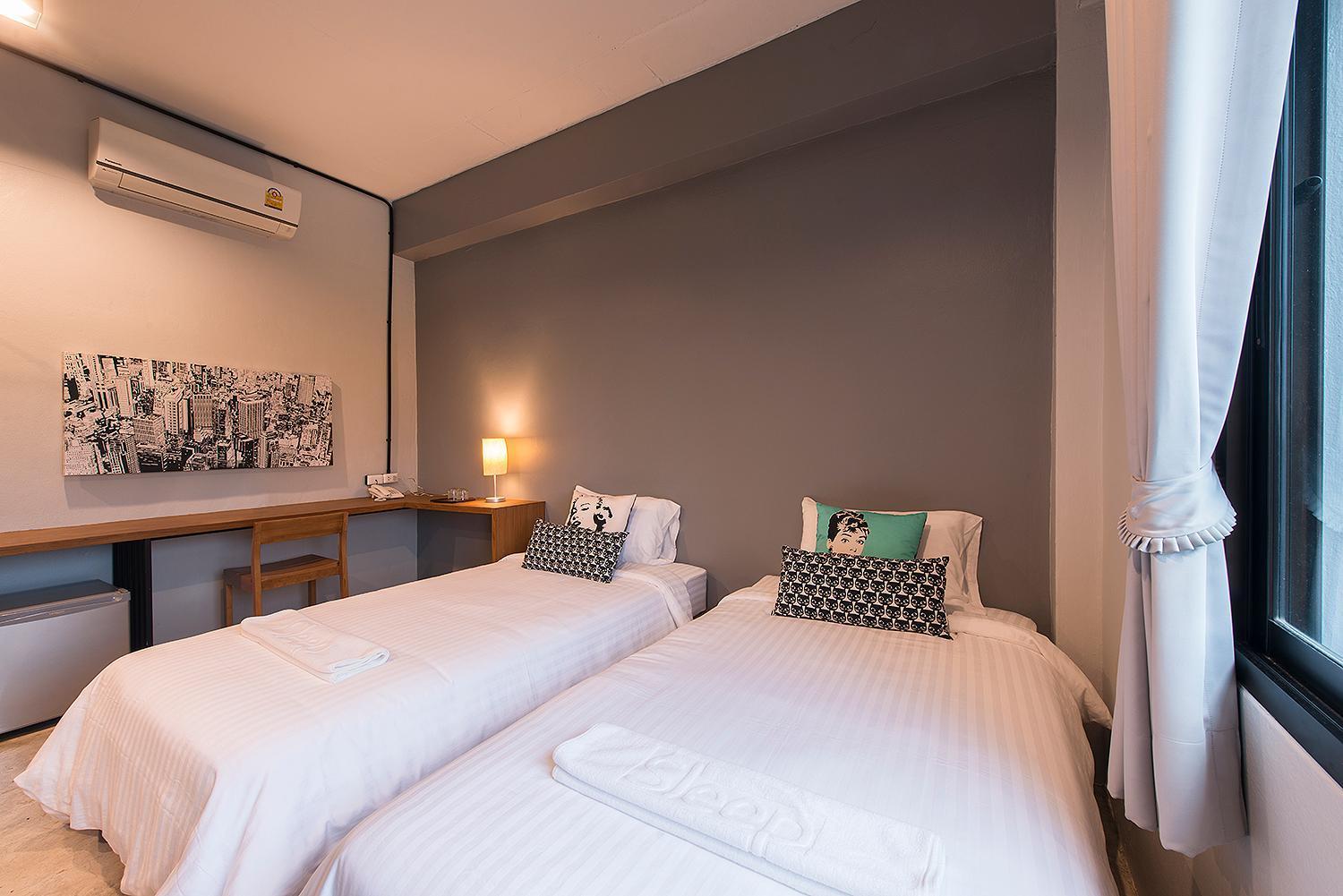 Sleep Station Hotel Surat Thani Exterior photo